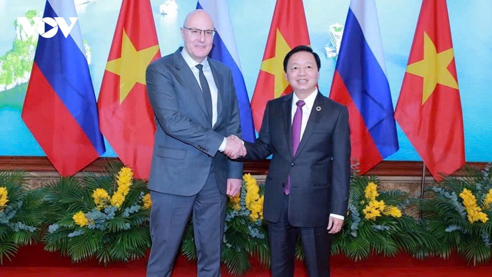 Russian Deputy PM Nikolayevich Chernyshenko visits Vietnam